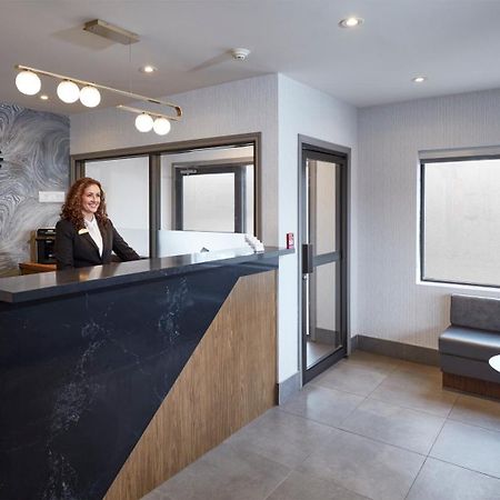 Canadas Best Value Inn Торонто Екстер'єр фото