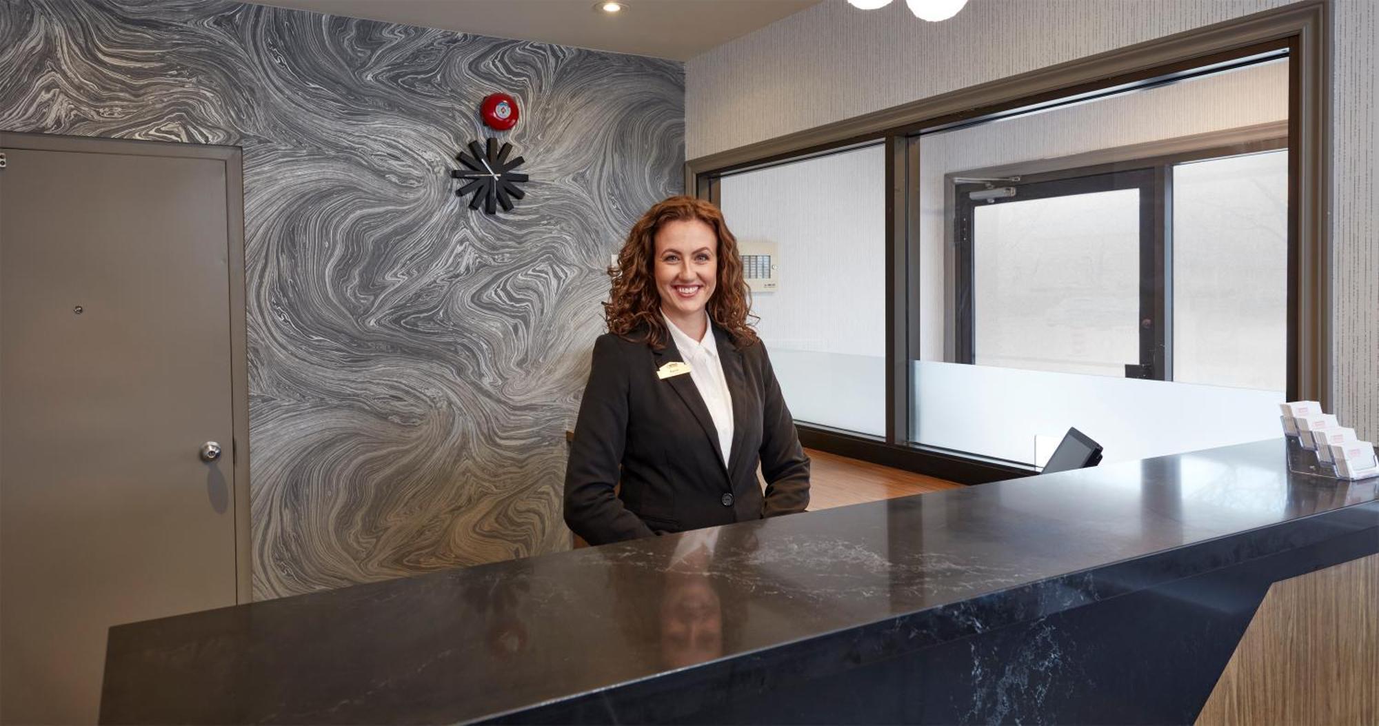 Canadas Best Value Inn Торонто Екстер'єр фото