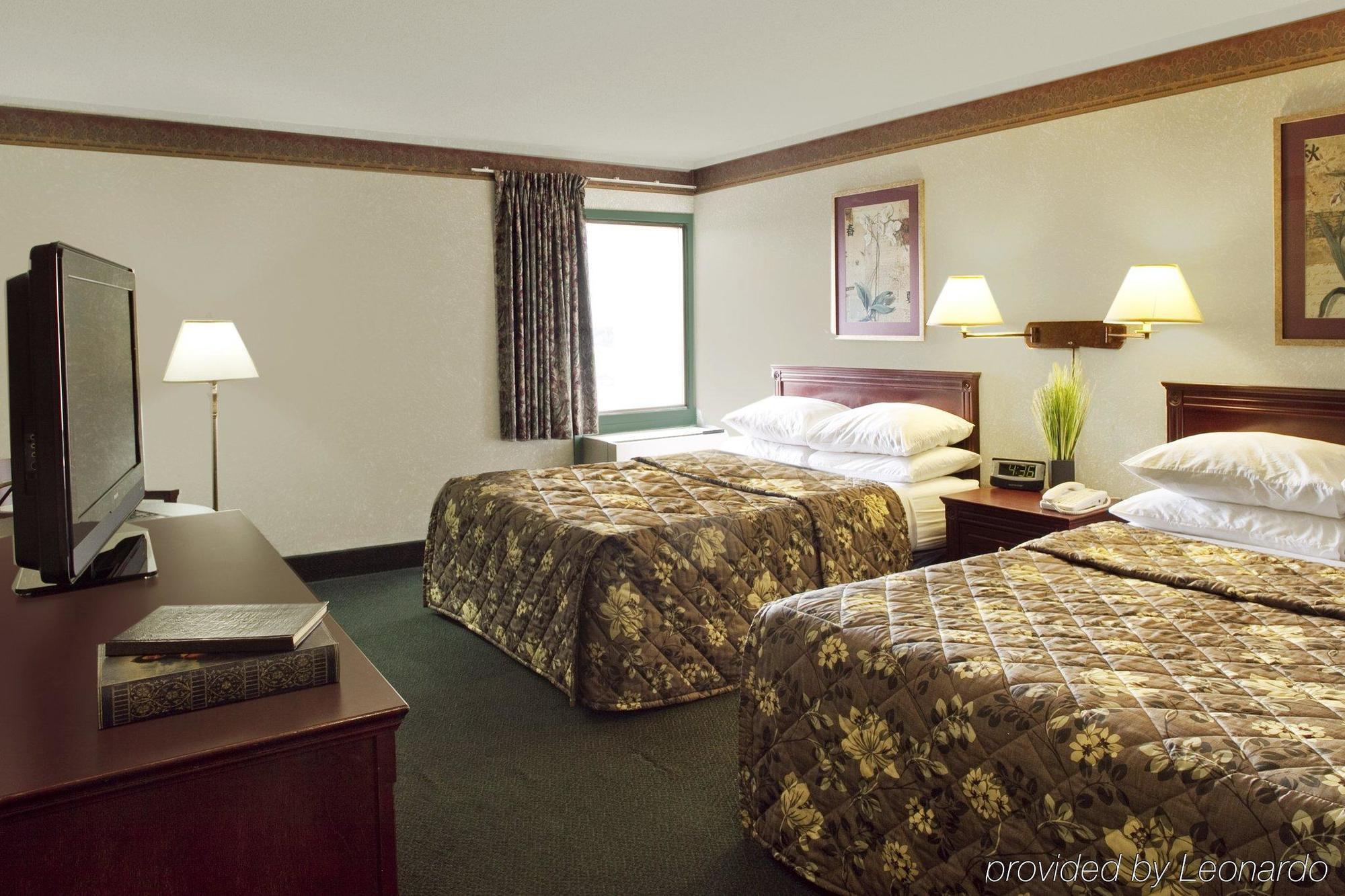 Canadas Best Value Inn Торонто Номер фото